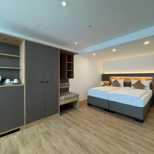 PANORAMA HOTEL in Neustadt an der Weinstraße, hotelli kohteessa Neustadt an der Weinstraße