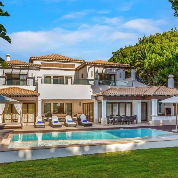Pine Cliffs Village, hotel in Albufeira