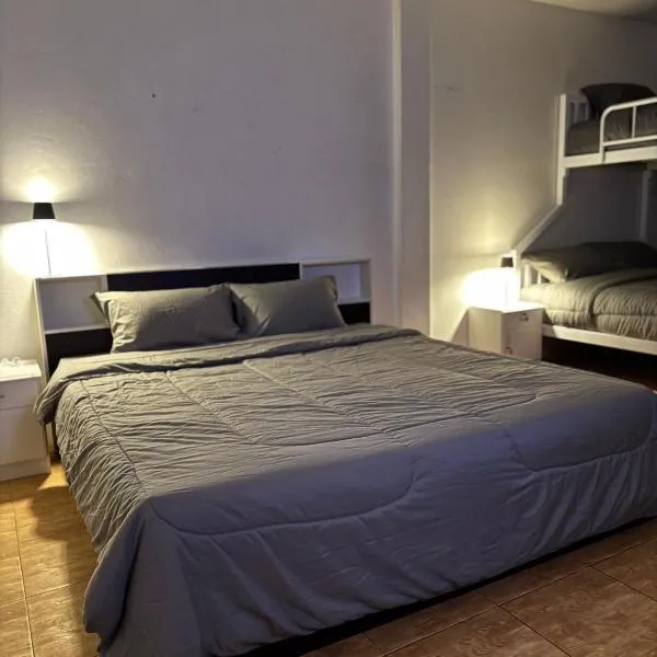 Pakkan Hotel พักกาญจน์, hotel em Kanchanaburi