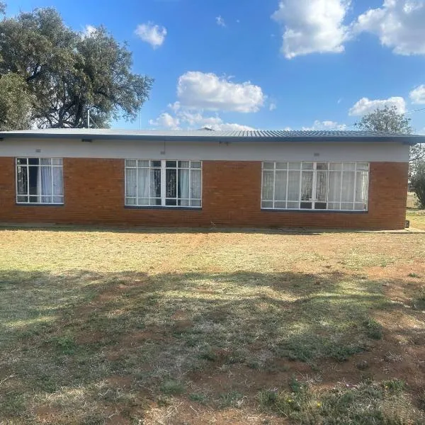 The Cargo Club Guesthouse, Hotel in Ventersburg