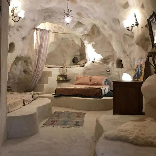 échappée troglodyte unique, hotel in Tūjān