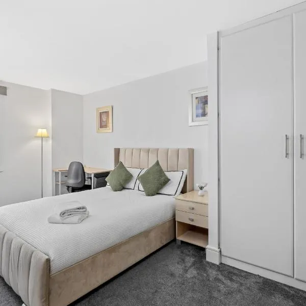 Ensuite Room in Canary Wharf with attached Bathroom, hotel in London