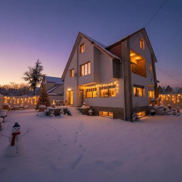 Villa Lumiere-Luxury Retreat with Private Spa and Garden، فندق في إفران