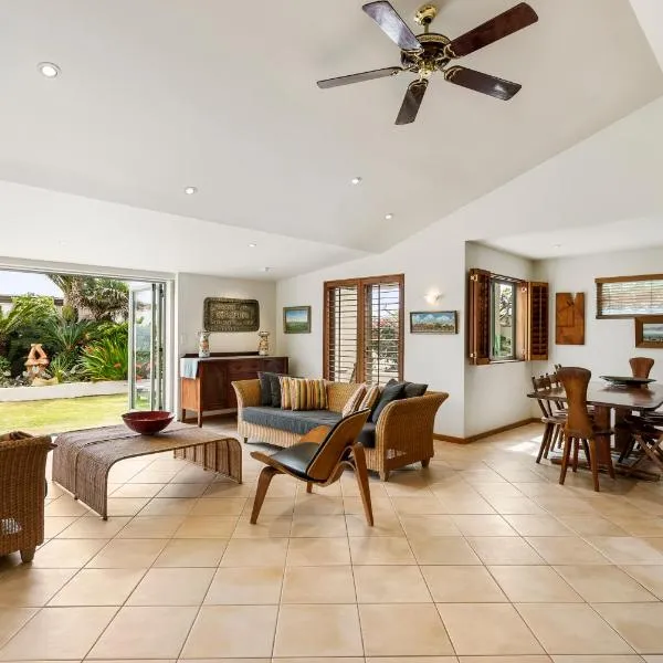 Beachfront on Waiheke, hotel in Onetangi