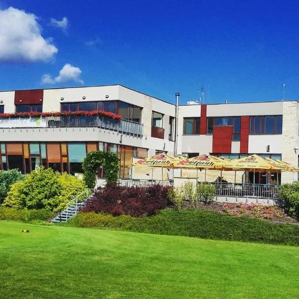 Hotel Beroun Golf Club โรงแรมในแบโรน