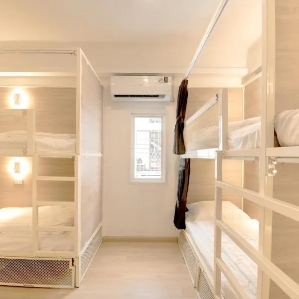 The Ostel Hostel Bangkok, hotel in Bangkok