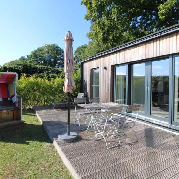 Bungalow Schifferberg Lodge, hotel in Ahrenshoop