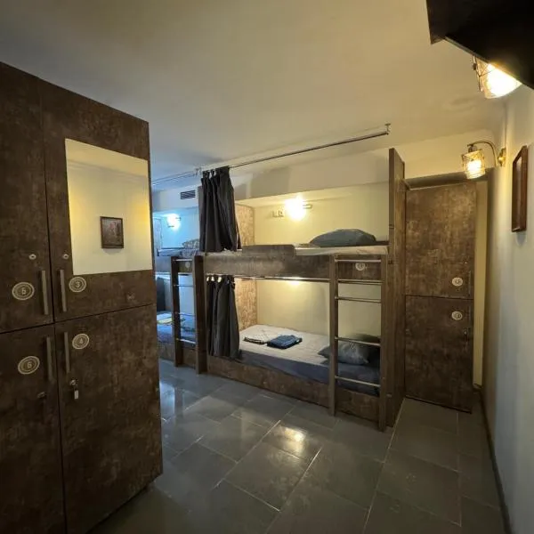 Hostel VOYAGE, hotel in Batumi