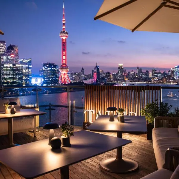 Banyantree Shanghai On the Bund - Tales rooftop bar boasts a jaw-dropping panoramic vista, hotel in Shanghai
