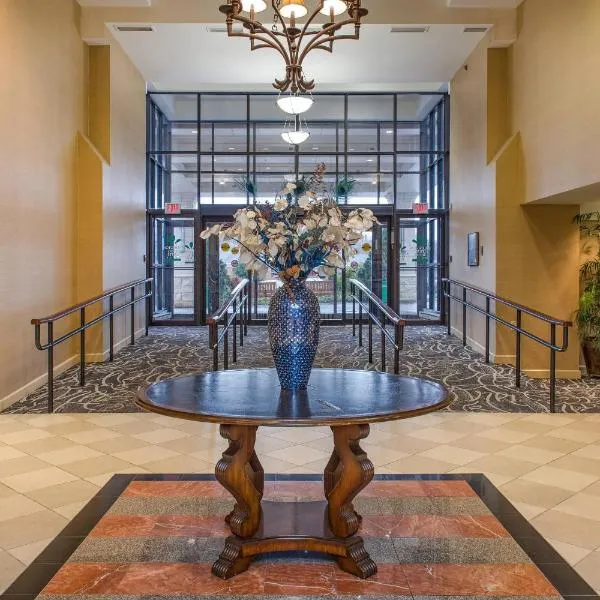 Clarion Collection Hotel Arlington Court Suites, hotel ad Arlington