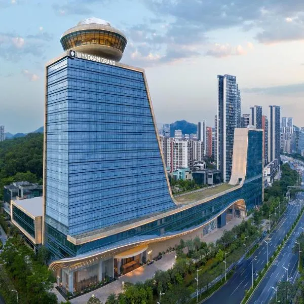 Wyndham Grand Shenzhen Guangming, hótel í Shenzhen