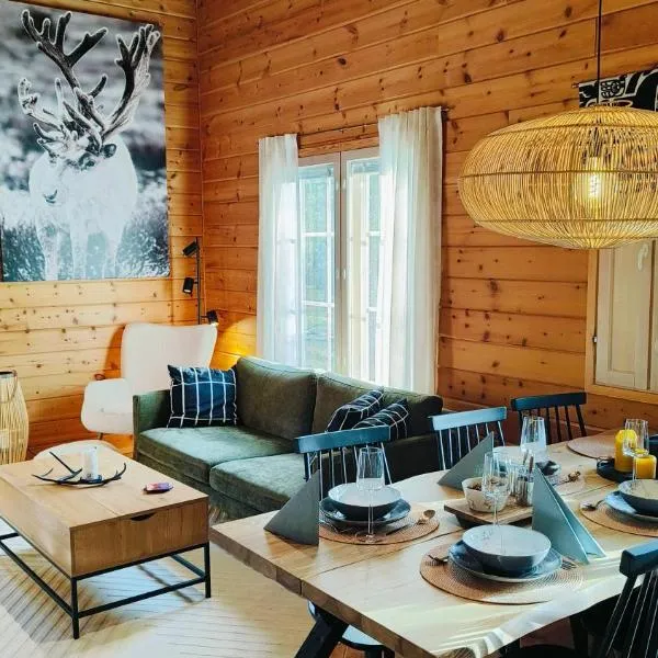 Parimökki Kaarni - 1km Ylläksen rinteisiin, hotel di Ylläsjärvi