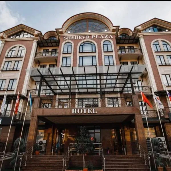 Shedevr Plaza,位于纳曼干的酒店