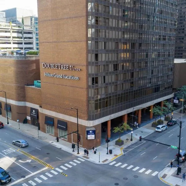 DoubleTree by Hilton Chicago Magnificent Mile, מלון בשיקגו