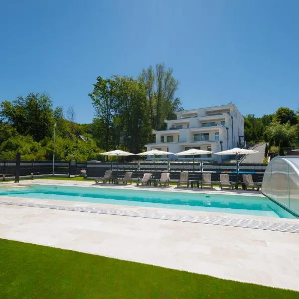 Quantara Resort Domaša - Free Wellness, hotel di Holčíkovce