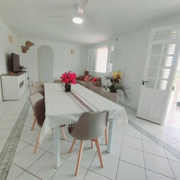 Exceptional villa KODEÏA - private spa & panoramic view, hotelli kohteessa Sainte-Marie