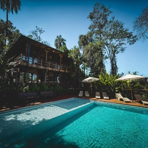 GLAMPING SELVA IGUAZU, hotel v destinaci Puerto Iguazú