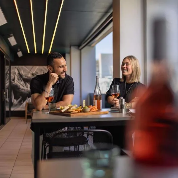 Ibis Christchurch, hotel in Christchurch