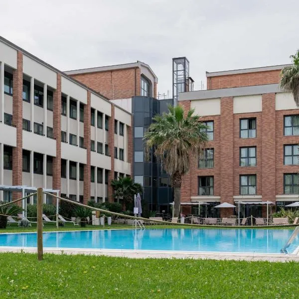 Mercure Leonardo da Vinci Rome Airport, ξενοδοχείο στο Φιουμιτσίνο