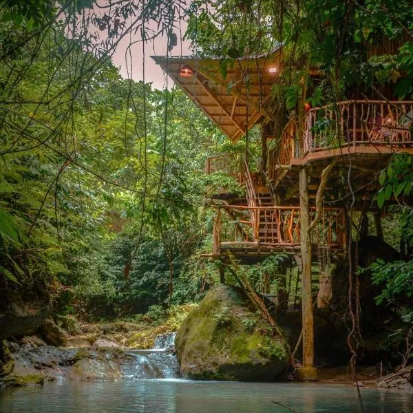 Treehouse de Valentine, hotel in Balamban