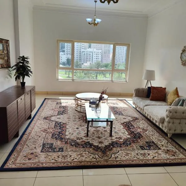 Luxury 3-Bedroom Apartment with Garden View opposite to Safiya Park, hotel in Sharjah