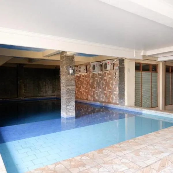 RedDoorz Plus at Hotel Srikandi Kendari, hotel di Kendari