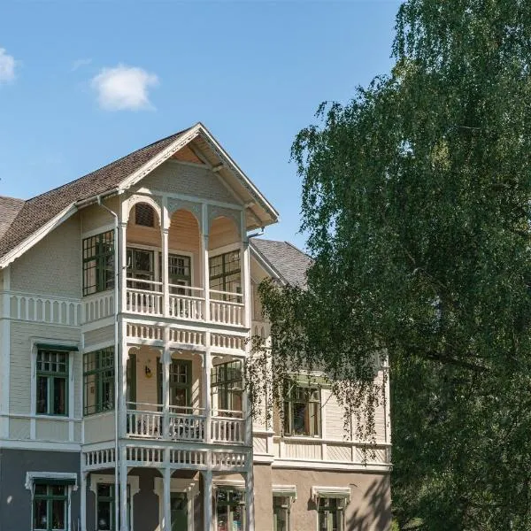 Skogsbrynet B&B, Bredsjö Nya Herrgård, hotel in Hällefors