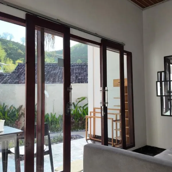 Light Star Kuta Lombok, hotel in Kuta Lombok