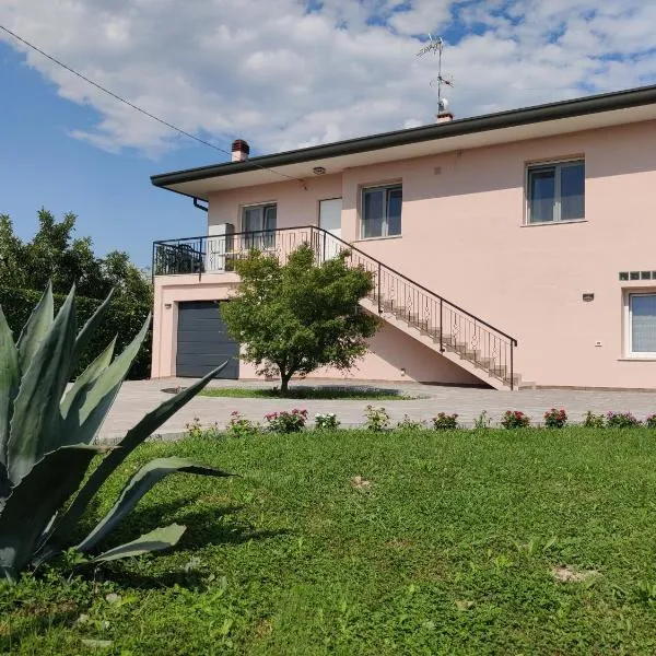 Villa Serena, secret garden - 7 min Noventa Outlet, hotel in Santa Maria di Campagna