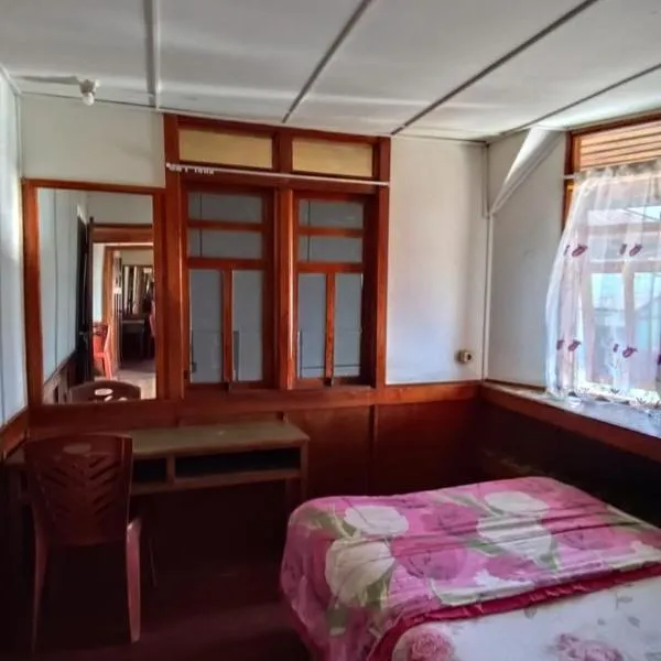 Rima Hostel Ruteng, hotel en Ruteng