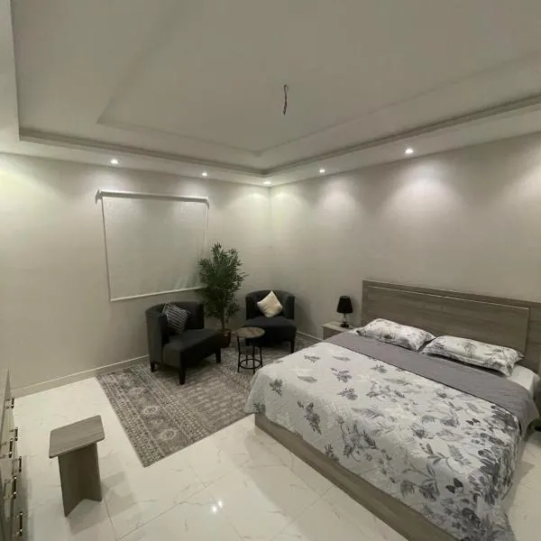 شقق السلام شقة غرفة نوم ومجلس وفناء j1, отель в городе Джидда