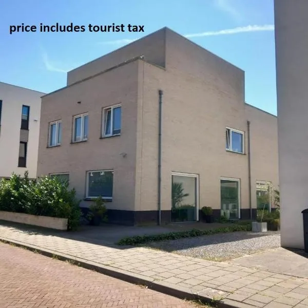 B&B luxury villa, free parking, close to the center, hotel in The Hague