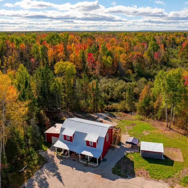 Hunt, Hike and Fish! Remote UP Cabin on Chub Creek, hotell sihtkohas Hessel