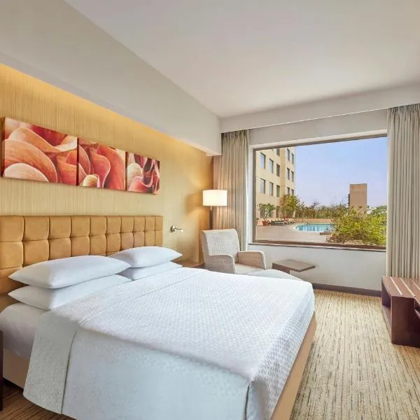 Four Points by Sheraton Hotel and Serviced Apartments Pune, hotel in Pune