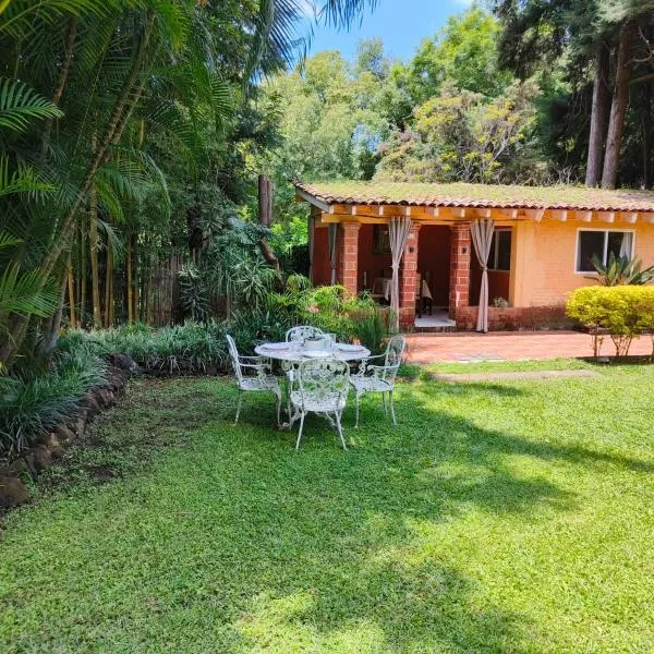 Portal Azahualco Bungalow 1 close to the mountain, hotel di Tepoztlán