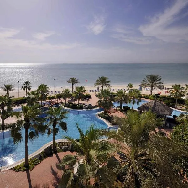 Mövenpick Hotel & Resort Al Bida'a, hotel en Kuwait