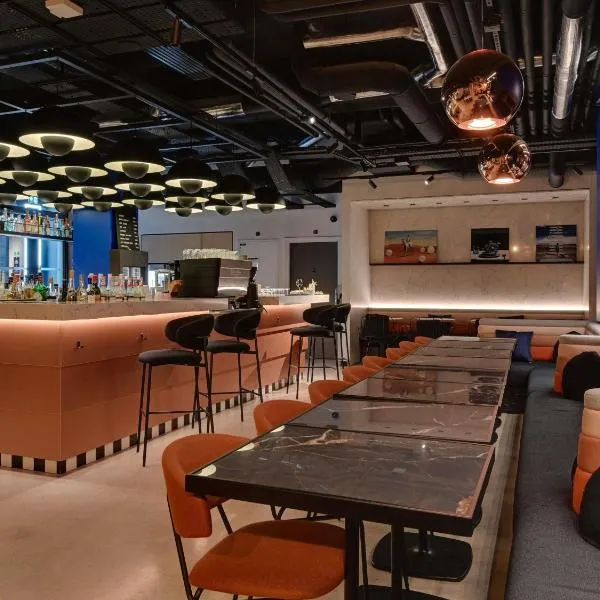 Tribe Paris Saint Ouen, hotel v destinaci Saint-Ouen