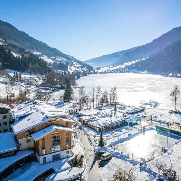 Familien- Sportresort BRENNSEEHOF、フェルト・アム・ゼーのホテル