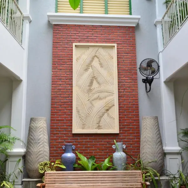 Rumah Jawa Guest House (Syariah), hotel in Yogyakarta