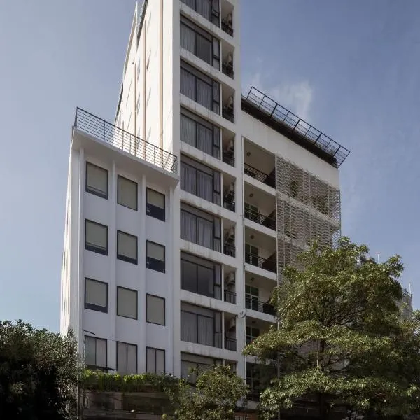 WH Bassac Residence, hotel in Phnom Penh