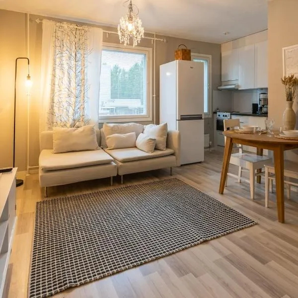 Viihtyisä huoneisto kaupungin keskustassa, hotel i Kajaani