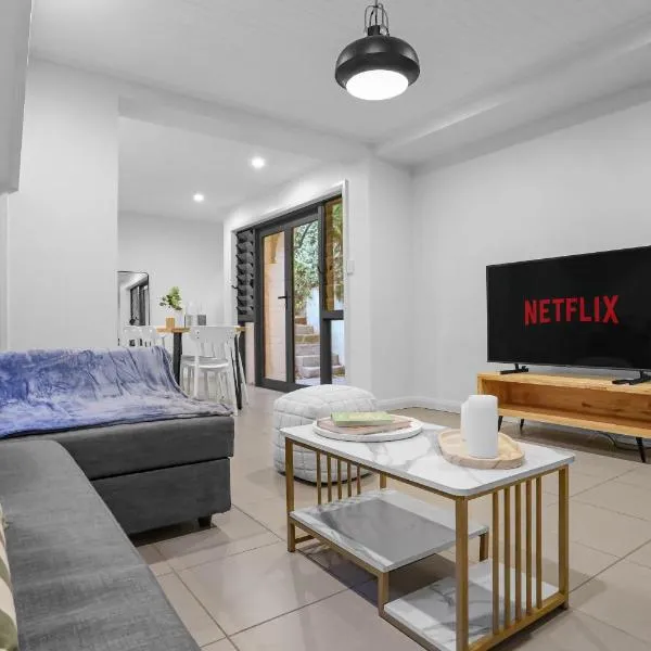 Darlinghurst NSW 2 Bedroom Apartment with NetFlix, hotel in Sydney
