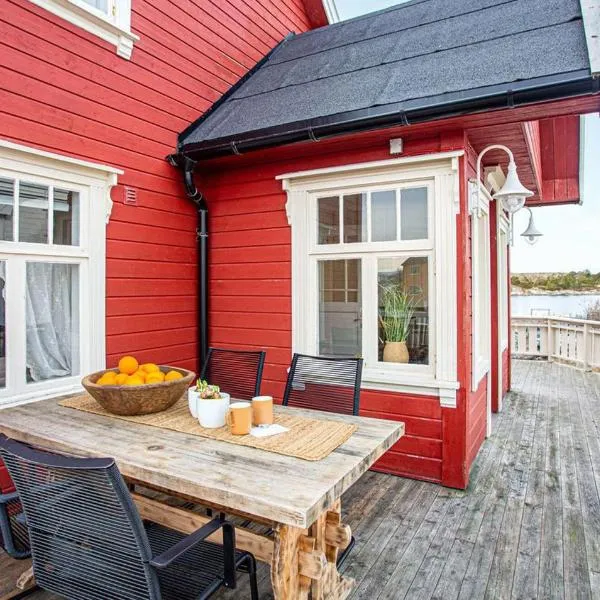 Lovely Home In Abelvær With Wifi، فندق في Abelvær