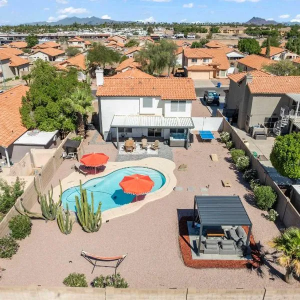 Heated Pool, Hot Tub, Games & more!, hotel in Mesa