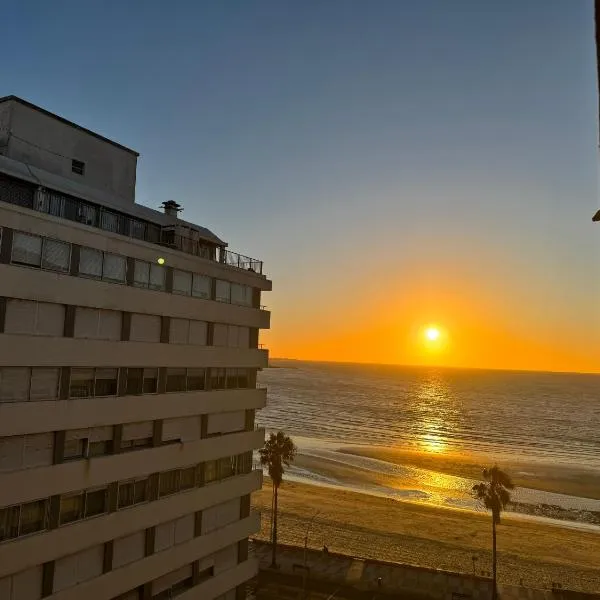 Apartamento en POCITOS vista al mar، فندق في مونتيفيديو