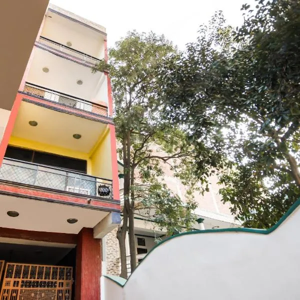 SPOT ON Hotel Harry's 1 Near Select Citywalk Mall, Hotel in Neu-Delhi