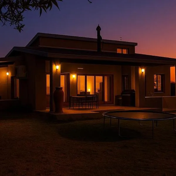 The Sanctuary- Self Catering Accommodation, hotel v destinaci Nelspruit