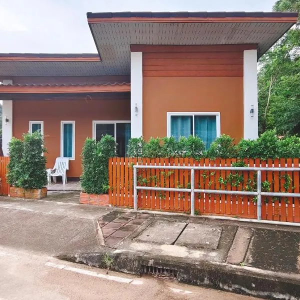 Patcharin house, hotel di Ko Lanta Yai