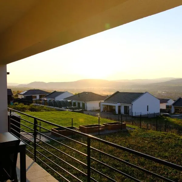 Sunset Hills Transylvania Upper, hotel in Odorheiu Secuiesc