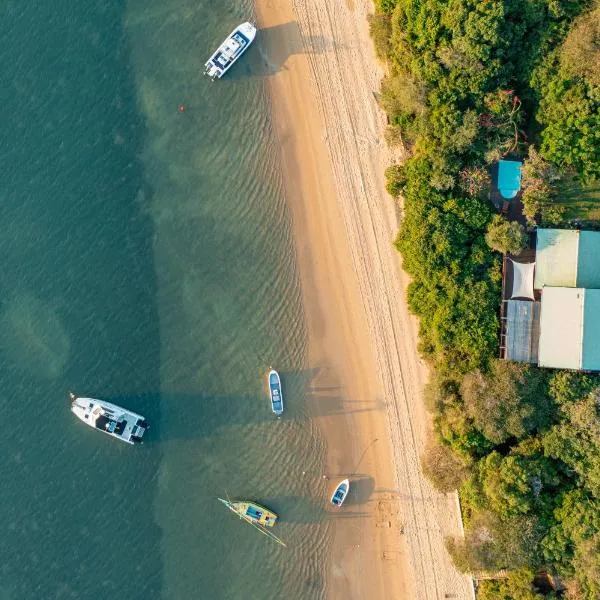 Casa Karibu at Santa Maria Machangulo Mozambique, hotel in Santa Maria